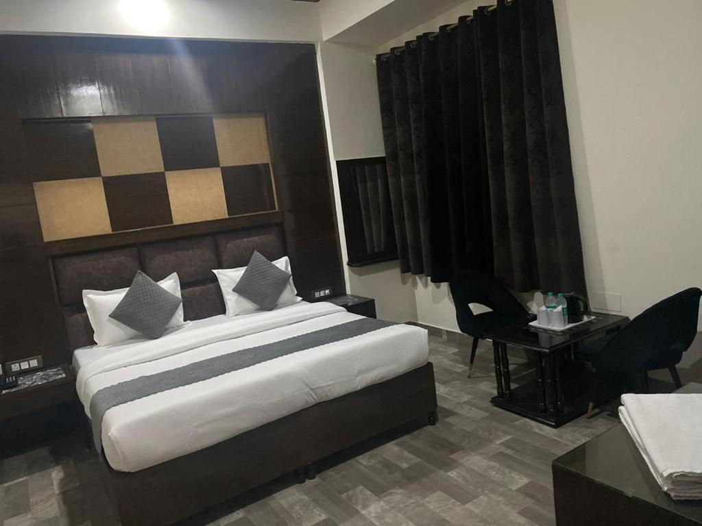 Hotel Radiance Delhi  Exterior foto