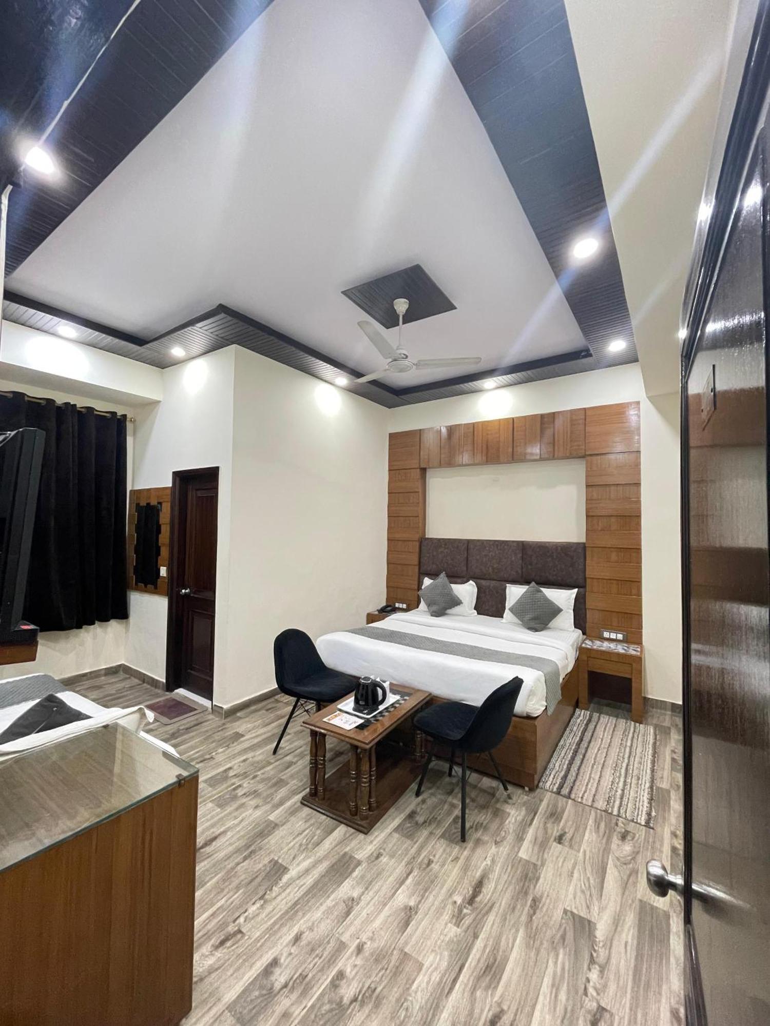 Hotel Radiance Delhi  Exterior foto